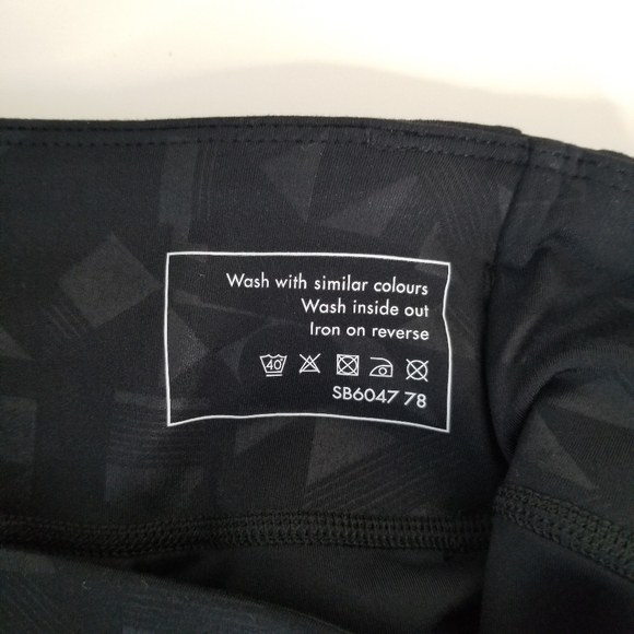 Sweaty Betty All Day 7/8 Leggings Black Iridescent Emboss Geometric Print XS - Picture 4 of 10
